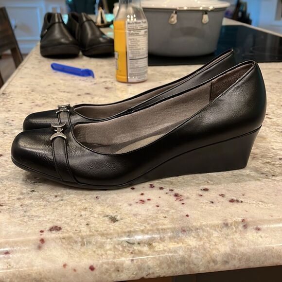 Life Stride Simply Comfort Black Faux Leather Get Up Low Wedge Slip On Shoes 9.5 - Picture 5 of 8